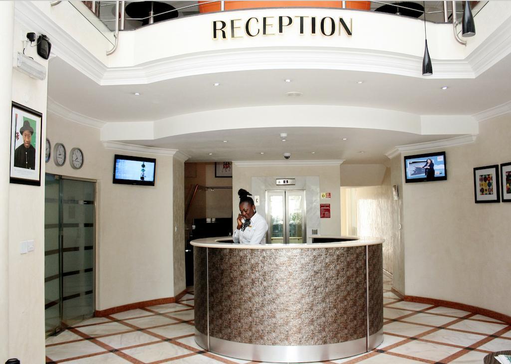 Morning Side Suites Aliayabiagba Екстериор снимка