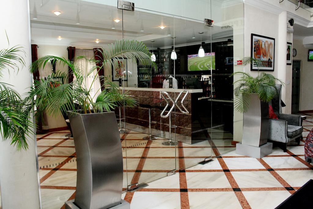 Morning Side Suites Aliayabiagba Екстериор снимка