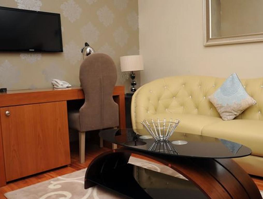 Morning Side Suites Aliayabiagba Екстериор снимка