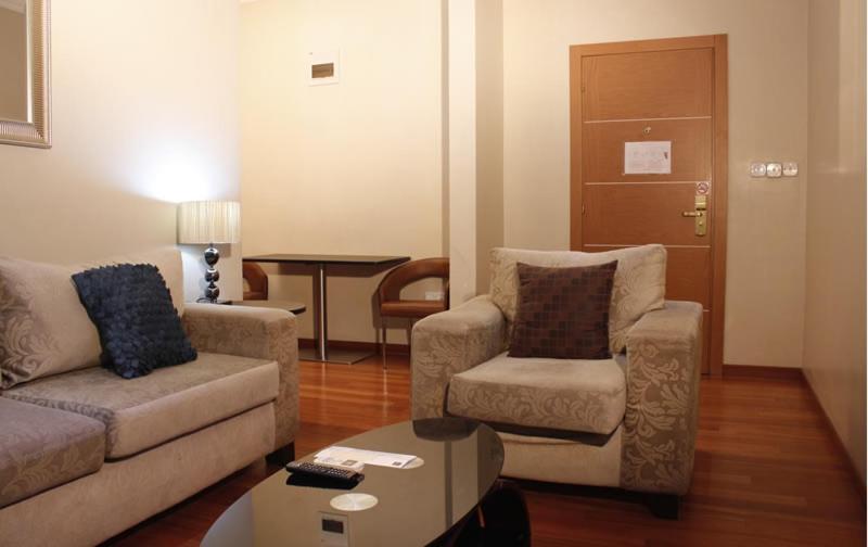 Morning Side Suites Aliayabiagba Екстериор снимка