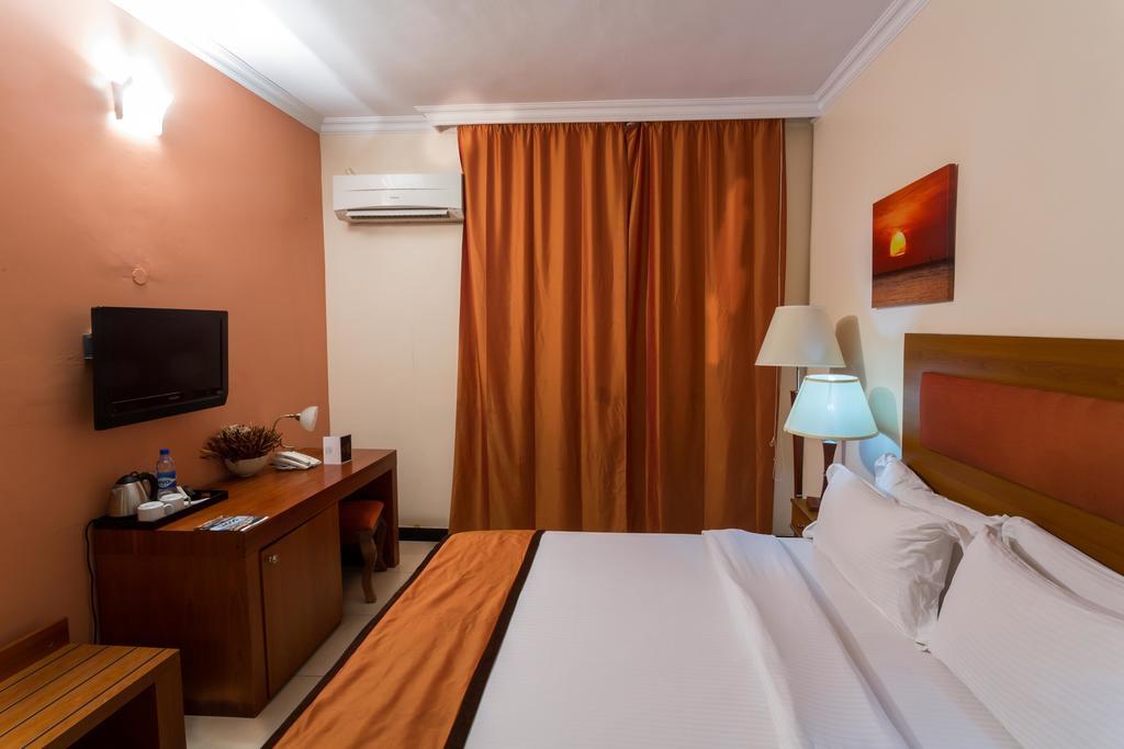 Morning Side Suites Aliayabiagba Екстериор снимка