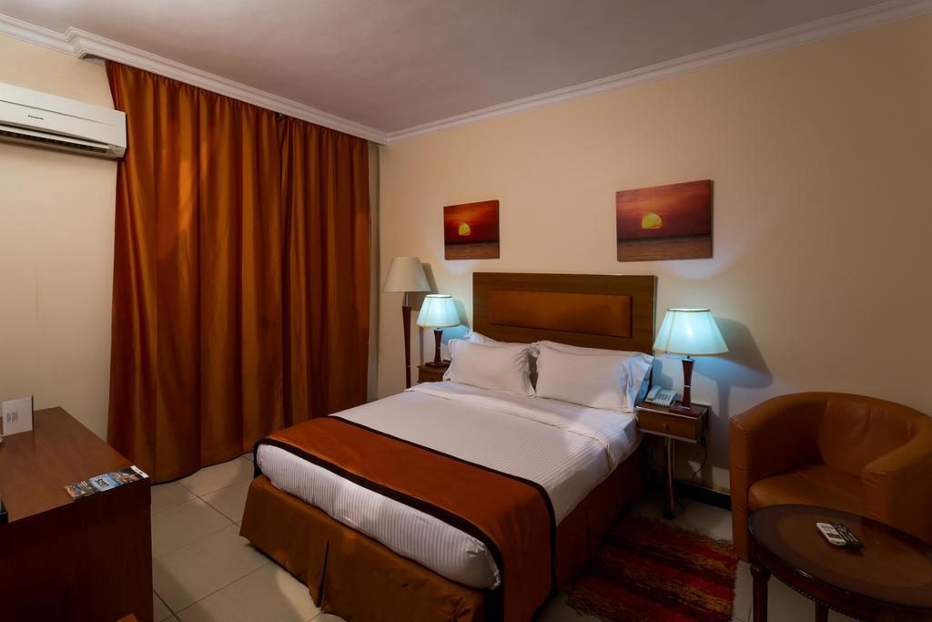 Morning Side Suites Aliayabiagba Екстериор снимка